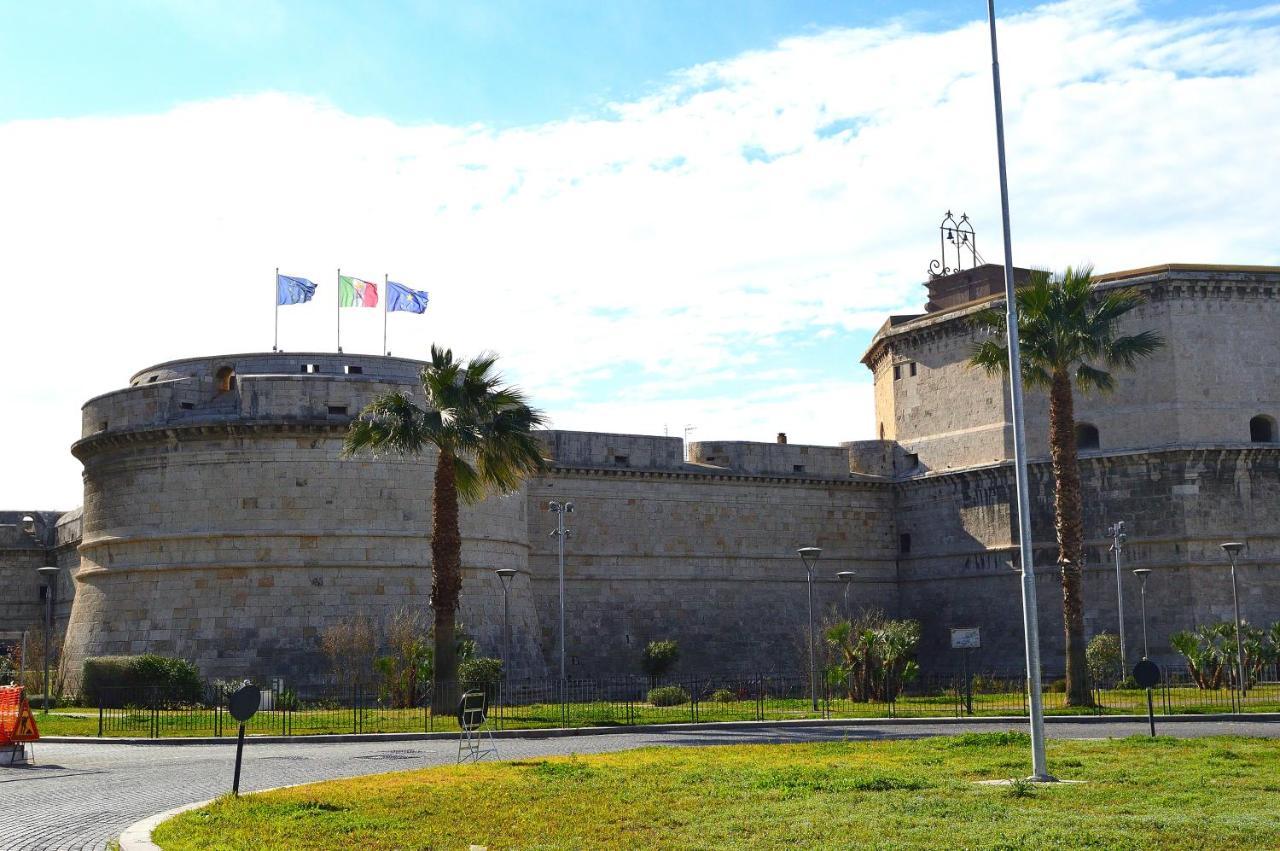 Apartament Domus Cavour Civitavecchia Zewnętrze zdjęcie