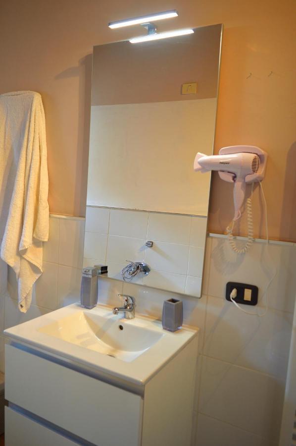Apartament Domus Cavour Civitavecchia Zewnętrze zdjęcie